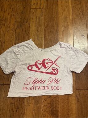 Alpha Phi Heart Week 2024 Cropped Graphic Tee | White